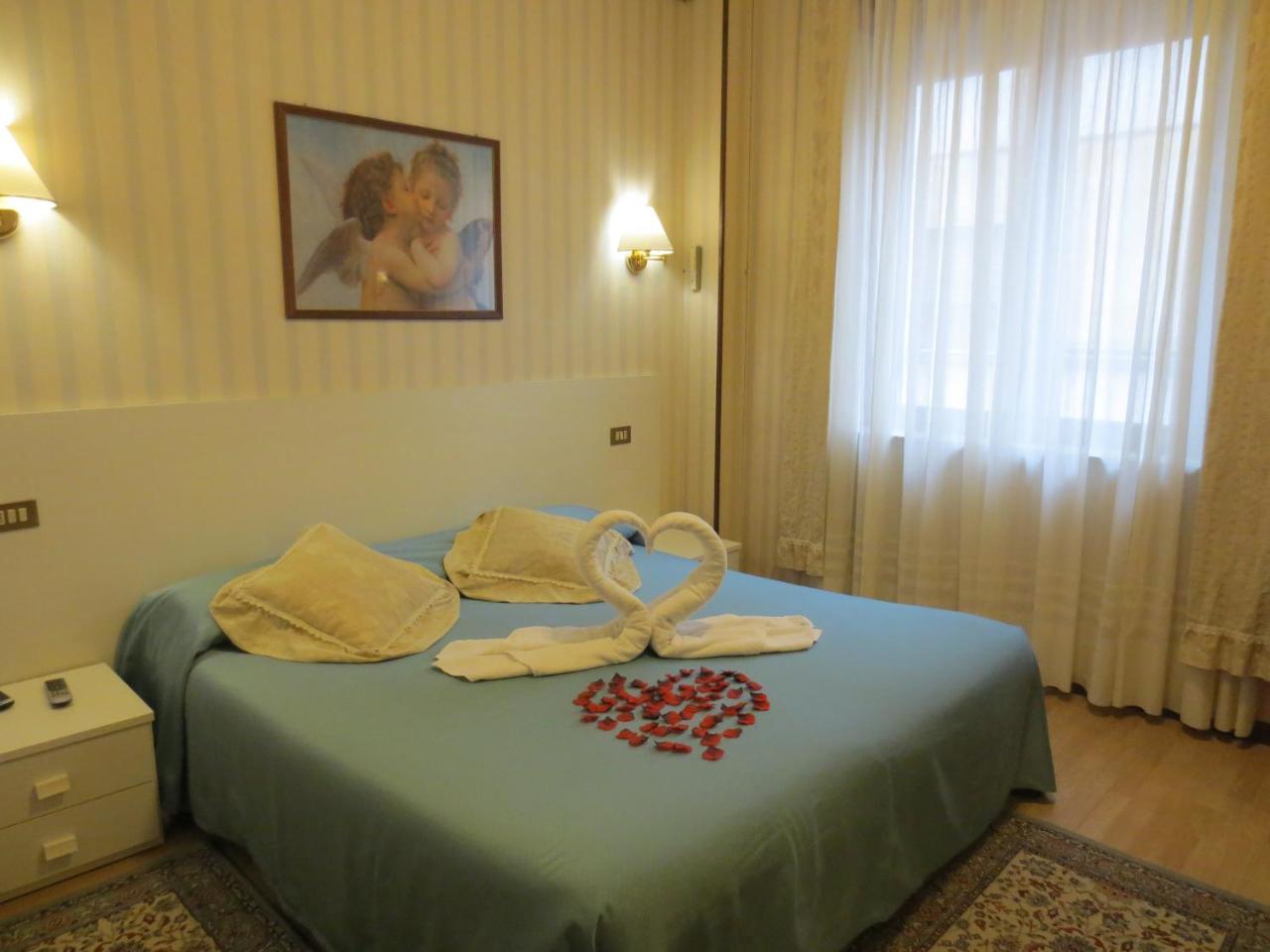 Double Room,762318007:JPEG