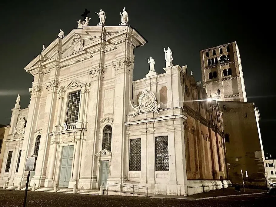 Apartment Under The Basilica Of Sant'Andrea-1