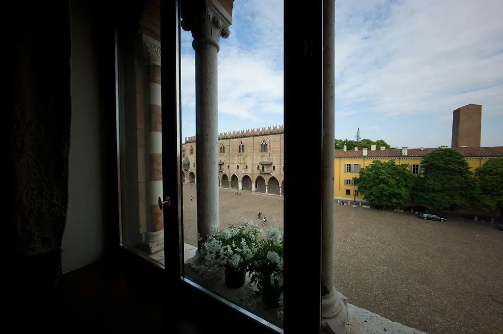Palazzo Castiglioni Luxury Suites-1